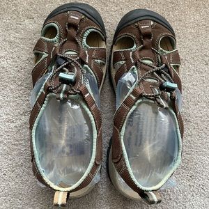 Keen Women’s Sandals Size 9.5